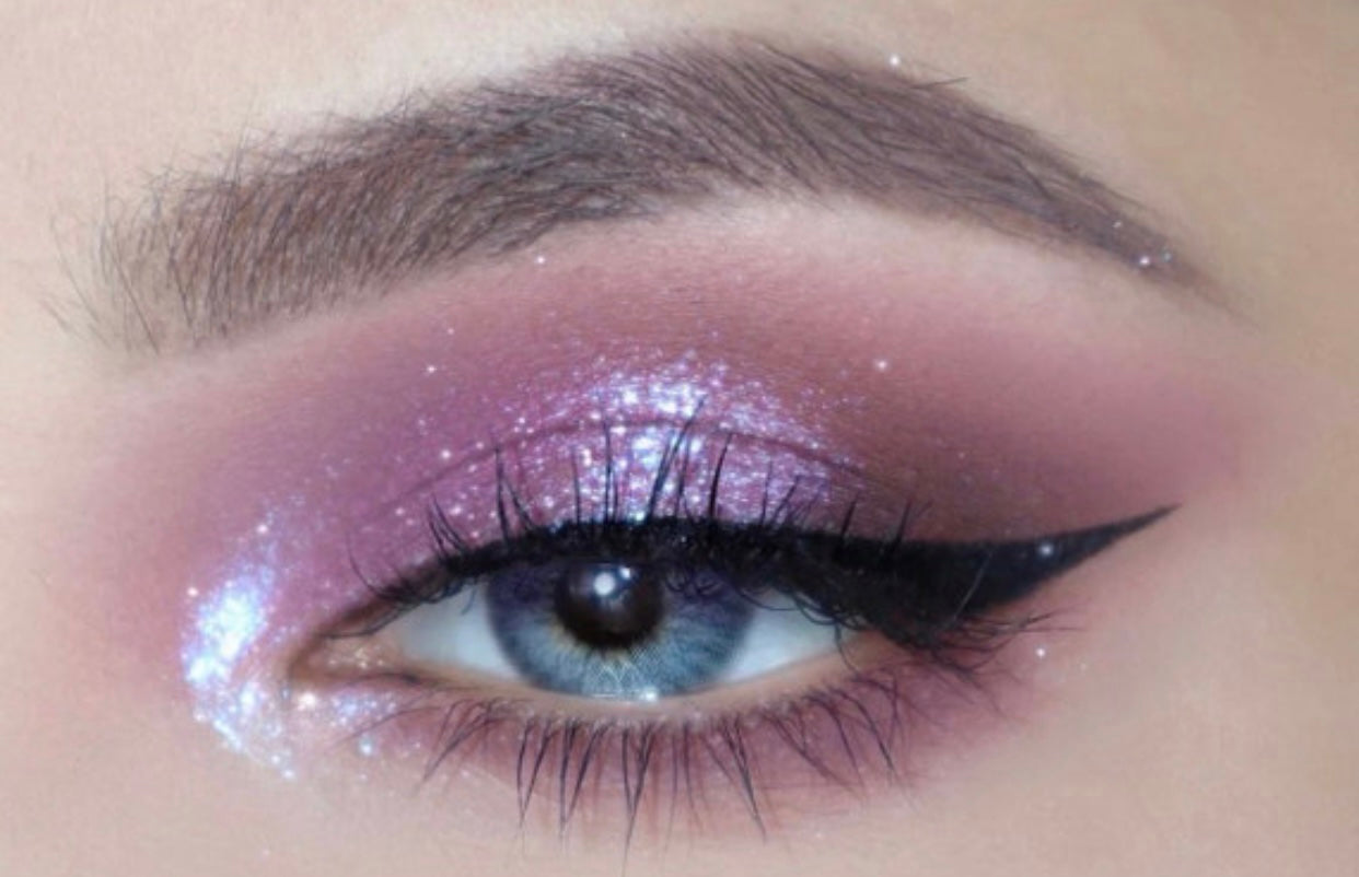 REBEL Eyeshadow Palette - NANA Inspired EYE Makeup Look